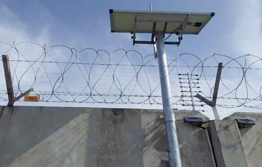 Perimeter security fence